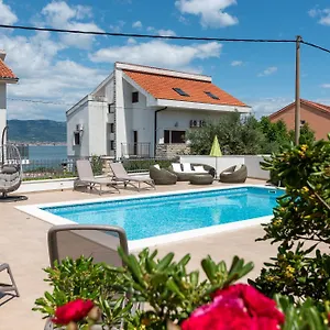 Apartment Brico - Heated Pool 